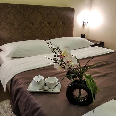 Boutique Hotel Madison Beograd Bagian luar foto