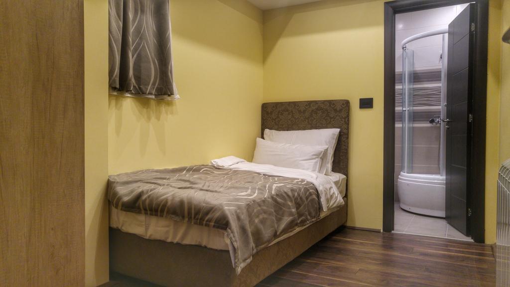 Boutique Hotel Madison Beograd Bagian luar foto