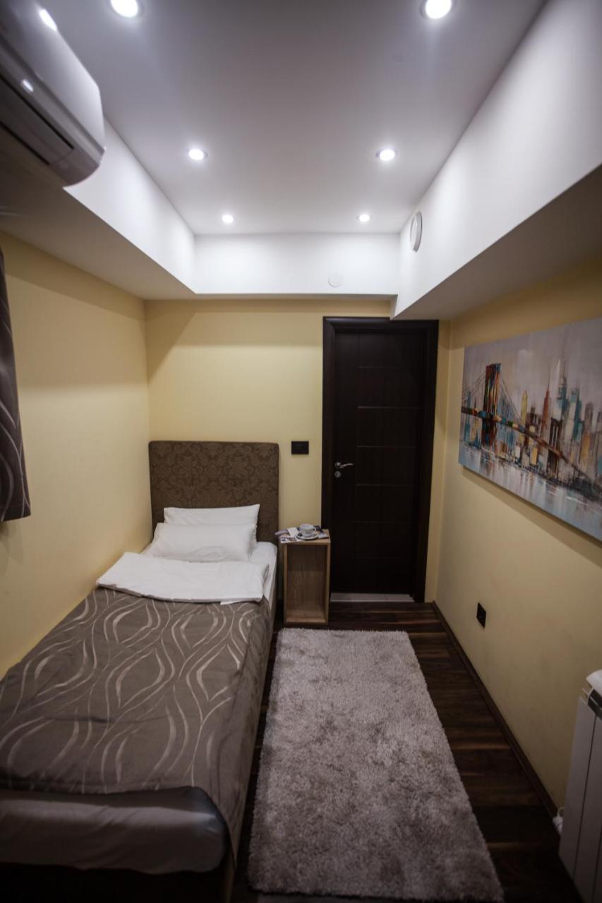 Boutique Hotel Madison Beograd Bagian luar foto